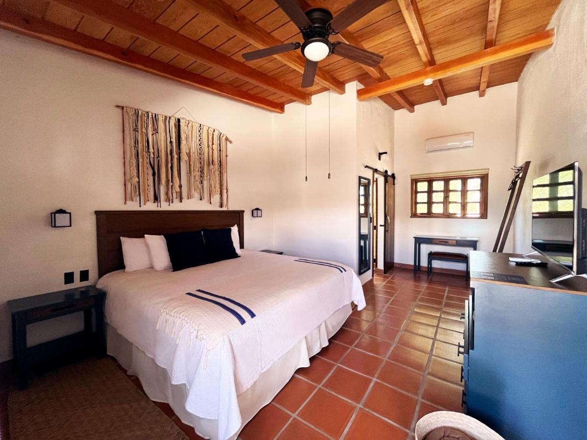 Casa Entrevez Bed & Breakfast บาเย เด กัวลาลูเป ภายนอก รูปภาพ