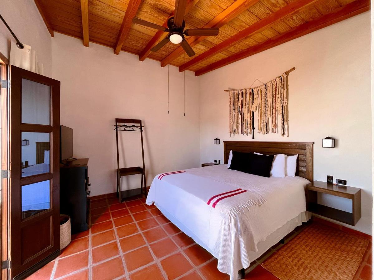 Casa Entrevez Bed & Breakfast บาเย เด กัวลาลูเป ภายนอก รูปภาพ