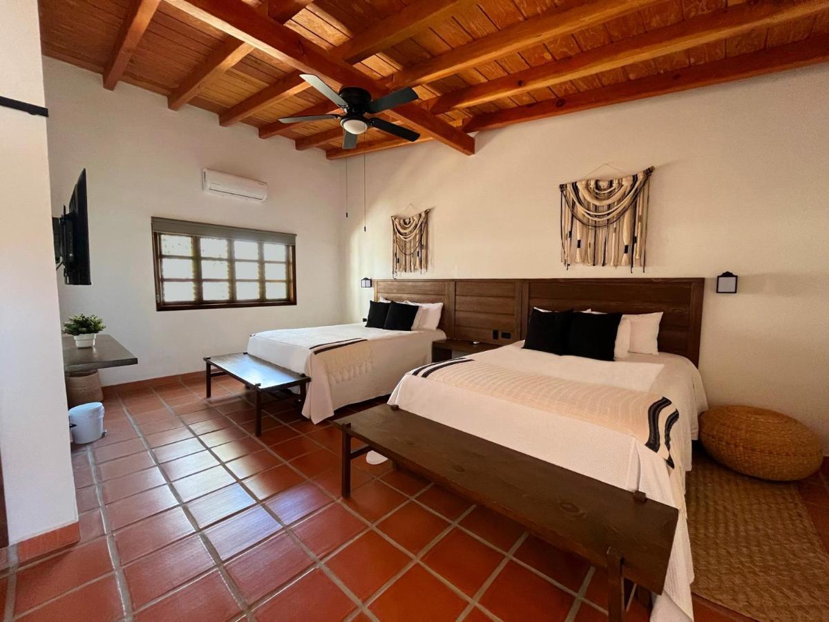 Casa Entrevez Bed & Breakfast บาเย เด กัวลาลูเป ภายนอก รูปภาพ